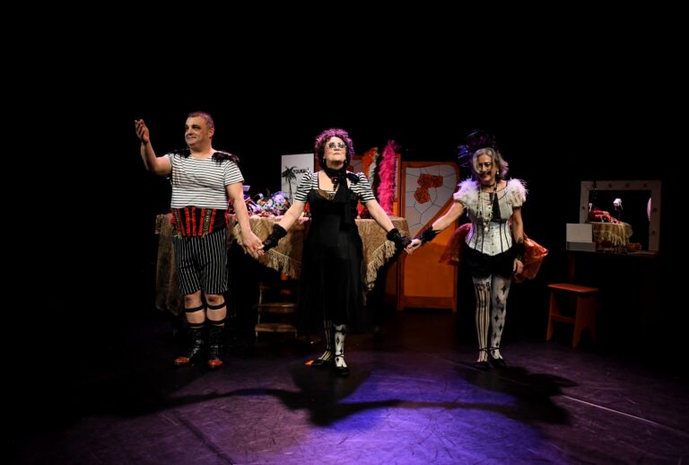 Frivolités: entre salones y cabarets