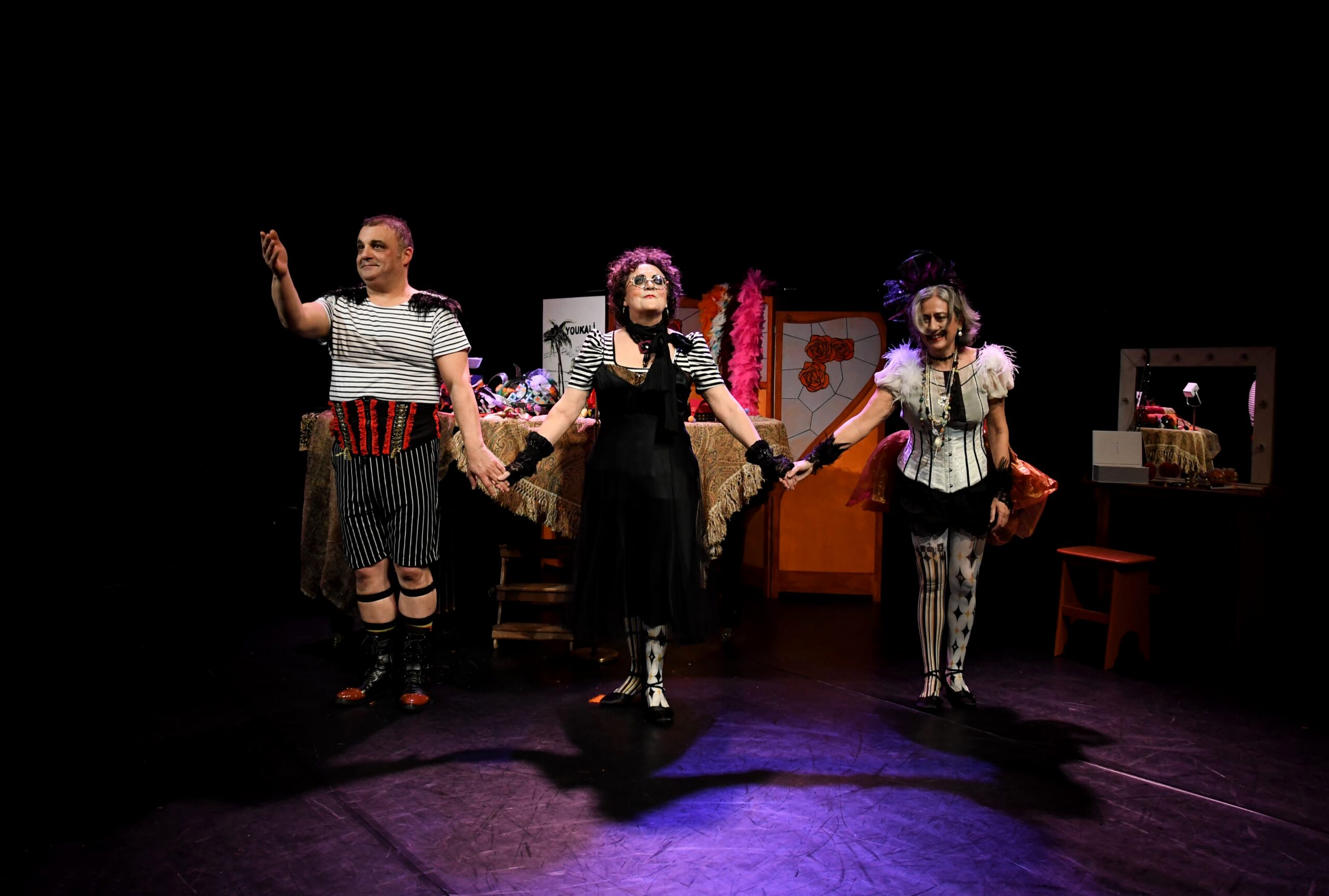 Frivolités: entre salones y cabarets